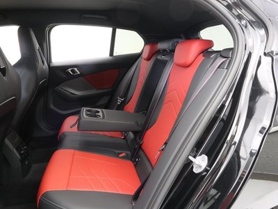 2025 BMW 1 SERIES 照片 15
