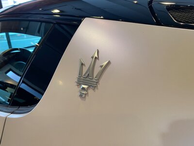 صورة 15 لـ 2022 Maserati MC20