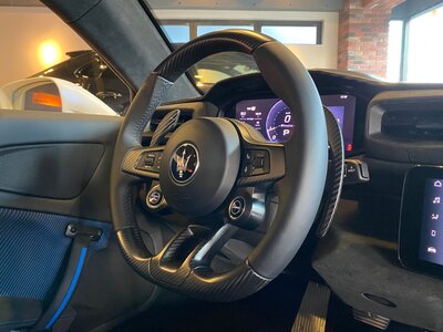 صورة 29 لـ 2022 Maserati MC20