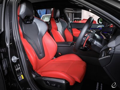 2025 BMW M5 TOURING photo 4