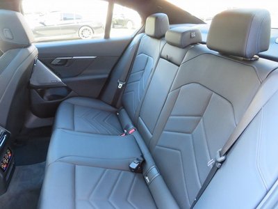 2024 BMW 5 SERIES 照片 10