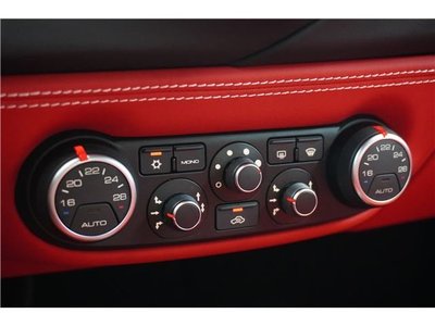 صورة مصغرة 19 لـ 2018 Ferrari 488 SPIDER