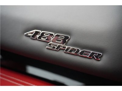 صورة مصغرة 48 لـ 2018 Ferrari 488 SPIDER