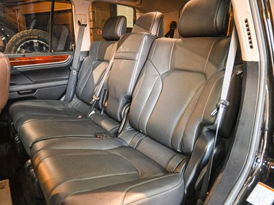 2016 Lexus LX — фото 35