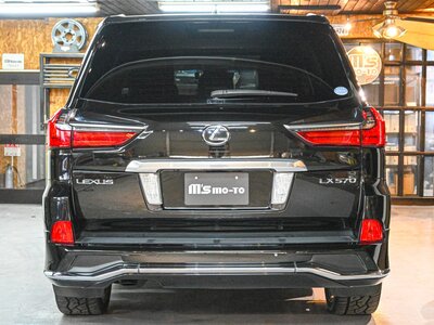 2016 Lexus LX — фото 16