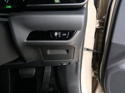 صورة 13 لـ 2025 Lexus NX