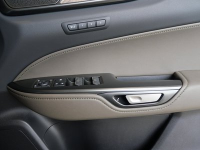 صورة 14 لـ 2025 Lexus NX