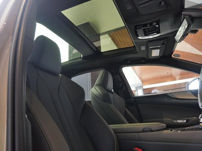 صورة 12 لـ 2025 Lexus NX
