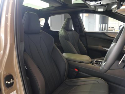 صورة 15 لـ 2025 Lexus NX