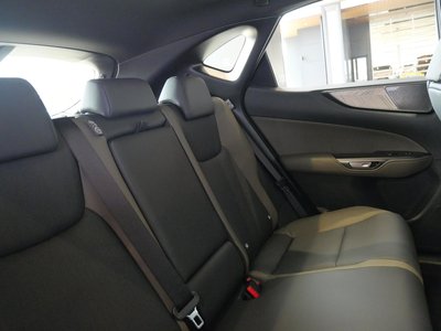 صورة 16 لـ 2025 Lexus NX