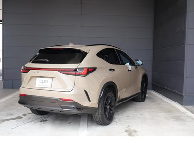 صورة 2 لـ 2025 Lexus NX