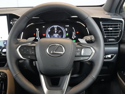 صورة 7 لـ 2025 Lexus NX