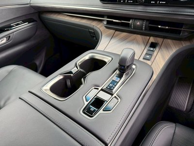 2024 Lexus LM — фото 50