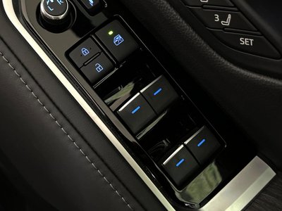 2023 Toyota LAND CRUISER 300 thumbnail 44