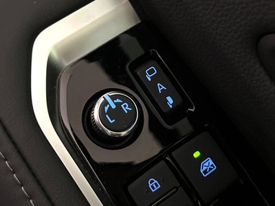 2023 Toyota LAND CRUISER 300 thumbnail 45