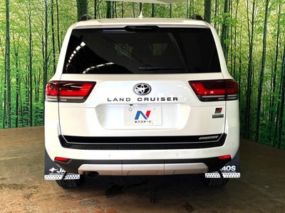 2023 Toyota LAND CRUISER 300 photo 10