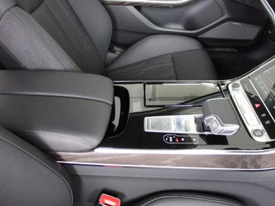 2025 AUDI A8 thumbnail 82