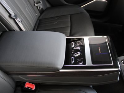 2025 AUDI A8 thumbnail 38