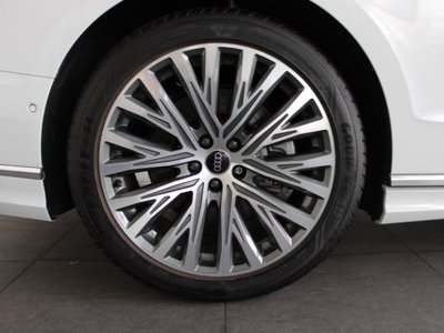 2025 AUDI A8 thumbnail 17