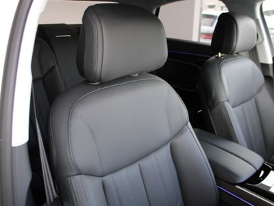 2025 AUDI A8 thumbnail 28