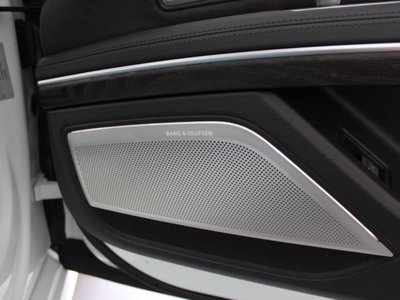 2025 AUDI A8 thumbnail 24