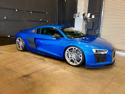 2017 AUDI R8 photo 4