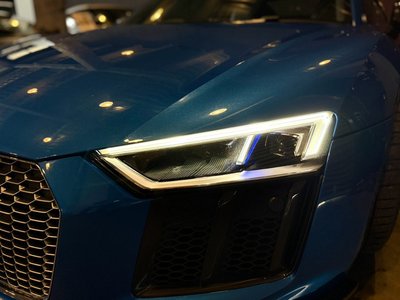 2017 AUDI R8 thumbnail 38