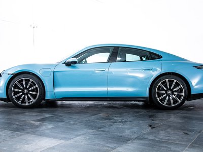 2021 Porsche TAYCAN photo 12