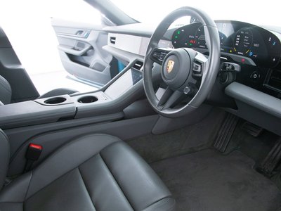 2021 Porsche TAYCAN thumbnail 45