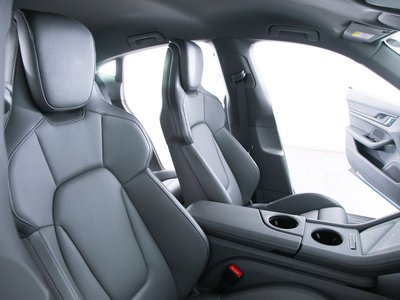 2021 Porsche TAYCAN thumbnail 44