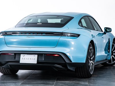 2021 Porsche TAYCAN photo 16
