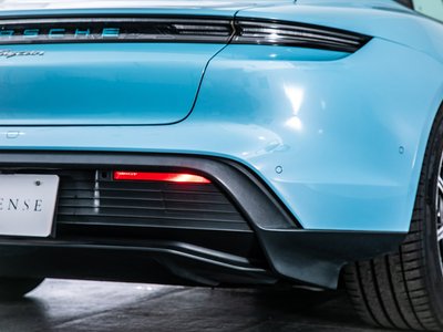 2021 Porsche TAYCAN thumbnail 32