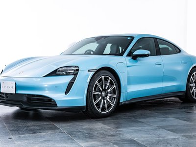 2021 Porsche TAYCAN photo 11