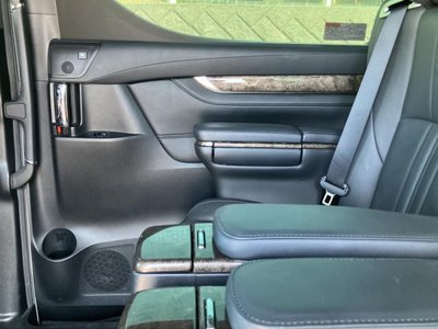 صورة 24 لـ 2020 Toyota ALPHARD
