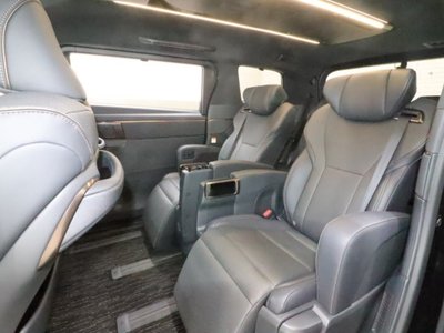2023 Toyota ALPHARD — фото 14