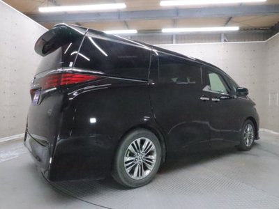 2023 Toyota ALPHARD — фото 3