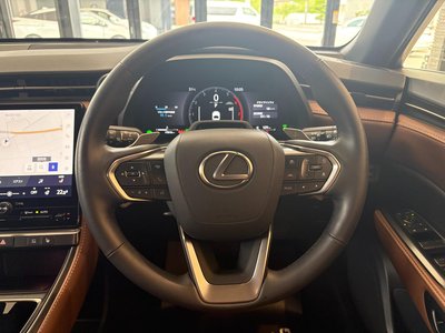 2024 Lexus LBX thumbnail 31