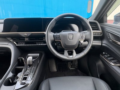 صورة 6 لـ 2025 Toyota CROWN ESTATE
