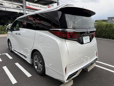 2026 Toyota ALPHARD — фото 4