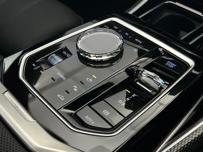 2025 BMW I7 thumbnail 42