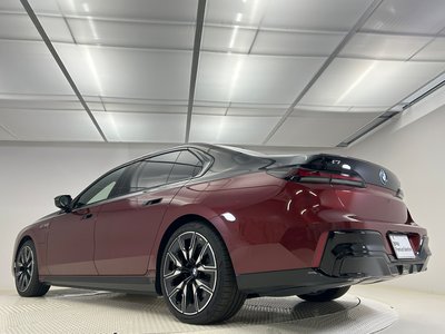 2025 BMW I7 thumbnail 44