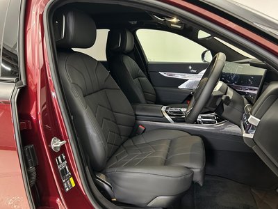 2025 BMW I7 photo 12