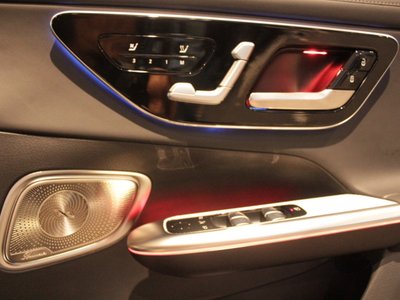 2025 Mercedes-BENZ GLC AMG thumbnail 17