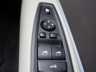 2018 BMW I8 ROADSTER thumbnail 33