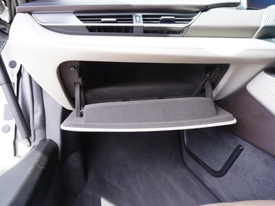 2018 BMW I8 ROADSTER thumbnail 37