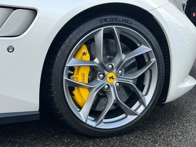 2018 Ferrari GTC4 LUSSO — фото 12