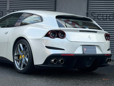 2018 Ferrari GTC4 LUSSO — фото 11