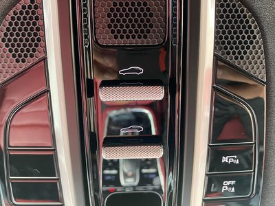 2022 Porsche PANAMERA thumbnail 43