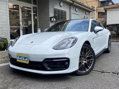 2022 Porsche PANAMERA photo 1