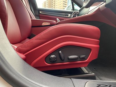 2022 Porsche PANAMERA photo 11